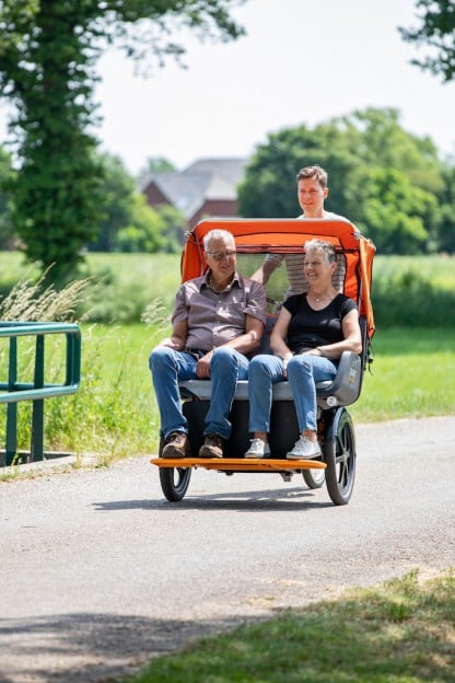 Van Raam chat - vélo pousse-pousse - un conducteur, deux passagers avant