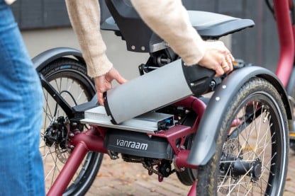 Débranchez la batterie du tricycle électrique Van Raam Easy Rider Compact