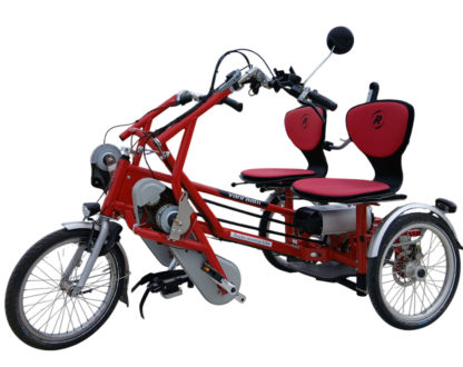 Vélo adapté Van Raam pour personnes à mobilité réduite, avec deux sièges confortables.